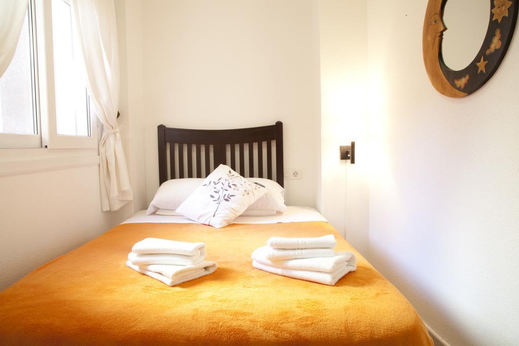 Apartamentos Carolina Τορρεμολίνος Δωμάτιο φωτογραφία