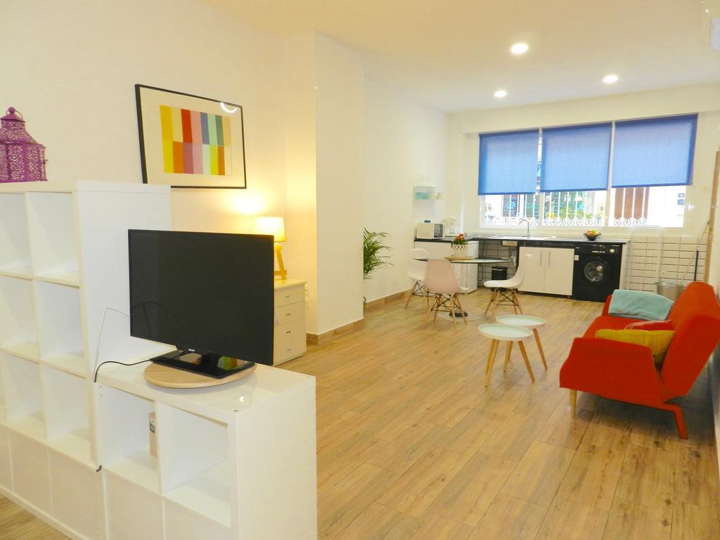 Apartamentos Carolina Τορρεμολίνος Εξωτερικό φωτογραφία